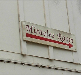 MIRACLES ROOM